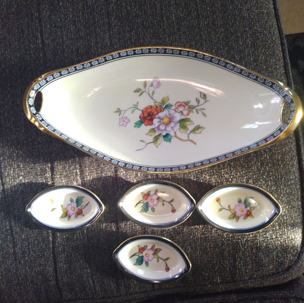Vintage Noritake wasabi/soy dishes and larger dish